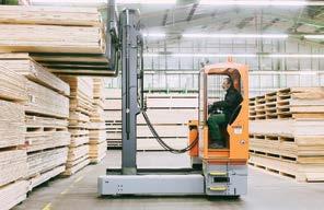 PAKOWANIE, MANIPULACJA I TRANSPORT NOVATOP SWP Pakowanie Wielowarstwowe płyty NOVATOP z litego drewna (SWP - Solid wood panel) są standardowo pakowane w pakiety z ilością sztuk patrz Tabela pakowania.