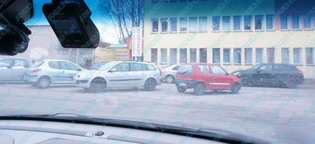 gdyż nie zużywa się on jak akumulatory ze względu na znaczne różnice temperatur panujące we wnętrzu pojazdu VIOFO A119 V3 ma funkcje znane z innych kamer