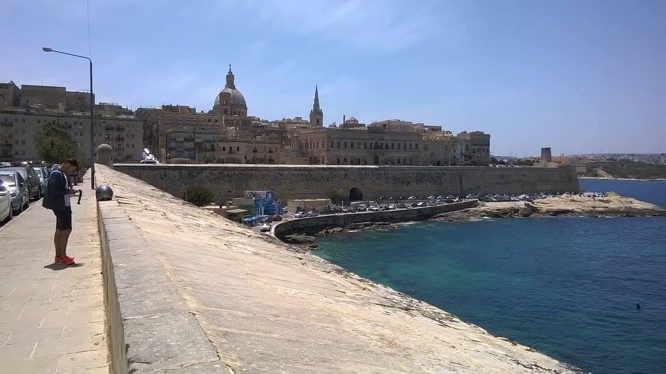 Jedna z uliczek liczącej sobie 7000 mieszkańców stolicy Malty, Valetty.