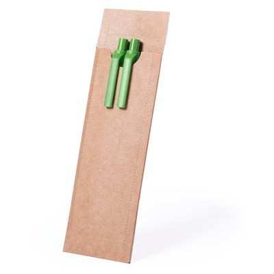 Wymiary: Ø 1 x 14 cm (tolerancja +/- 1cm) Materiał: karton z recyklingu Kolor: neutralny Kolor wkładu: niebieski Znakowanie: item barrel 60x5 mm T1, casing front 60x20 mm T2 Grawer laserowy na