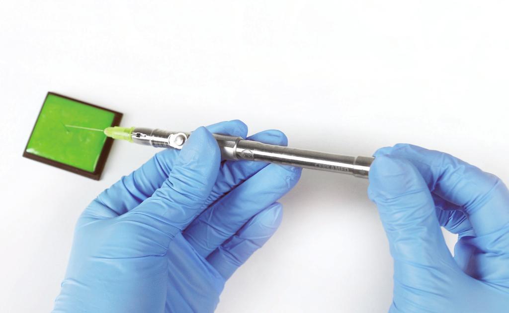 Put the nitinol loop on the calibrator and place it
