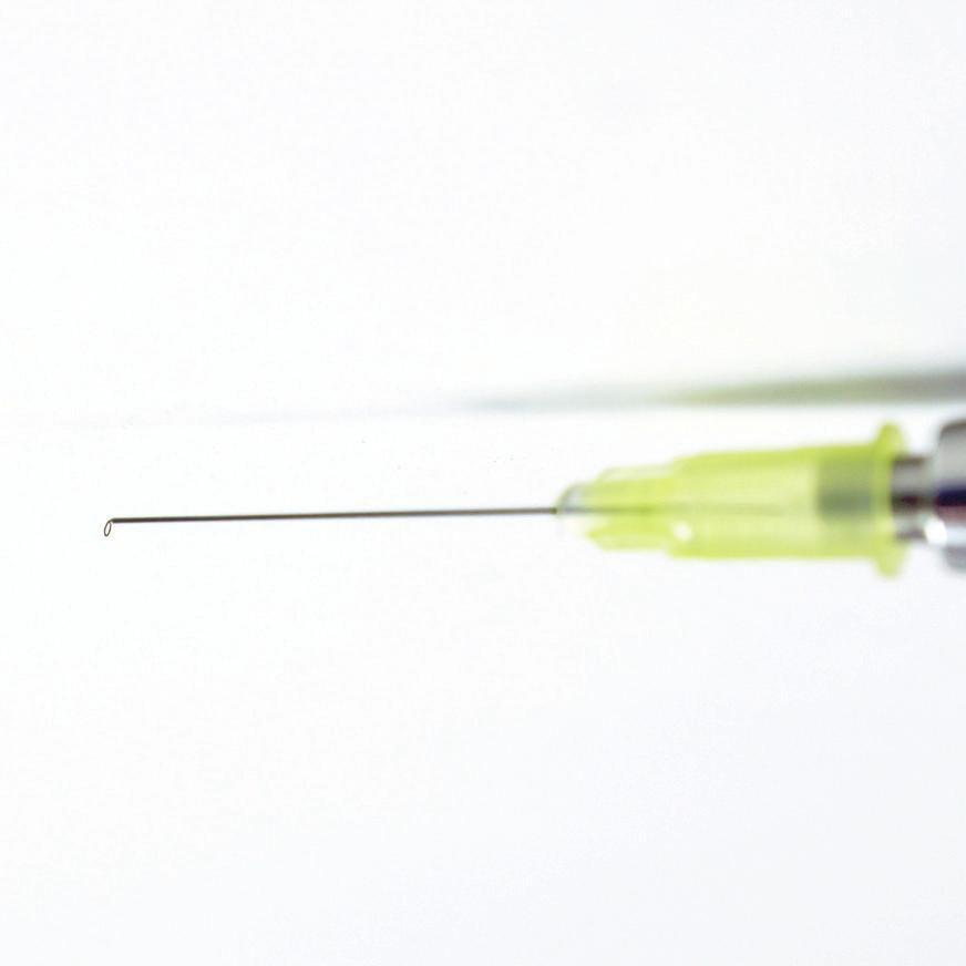 6 W celu dostosowania kąta wygięcia pętli nitinolowej do kąta ułożenia złamanego instrumentu, przechyl