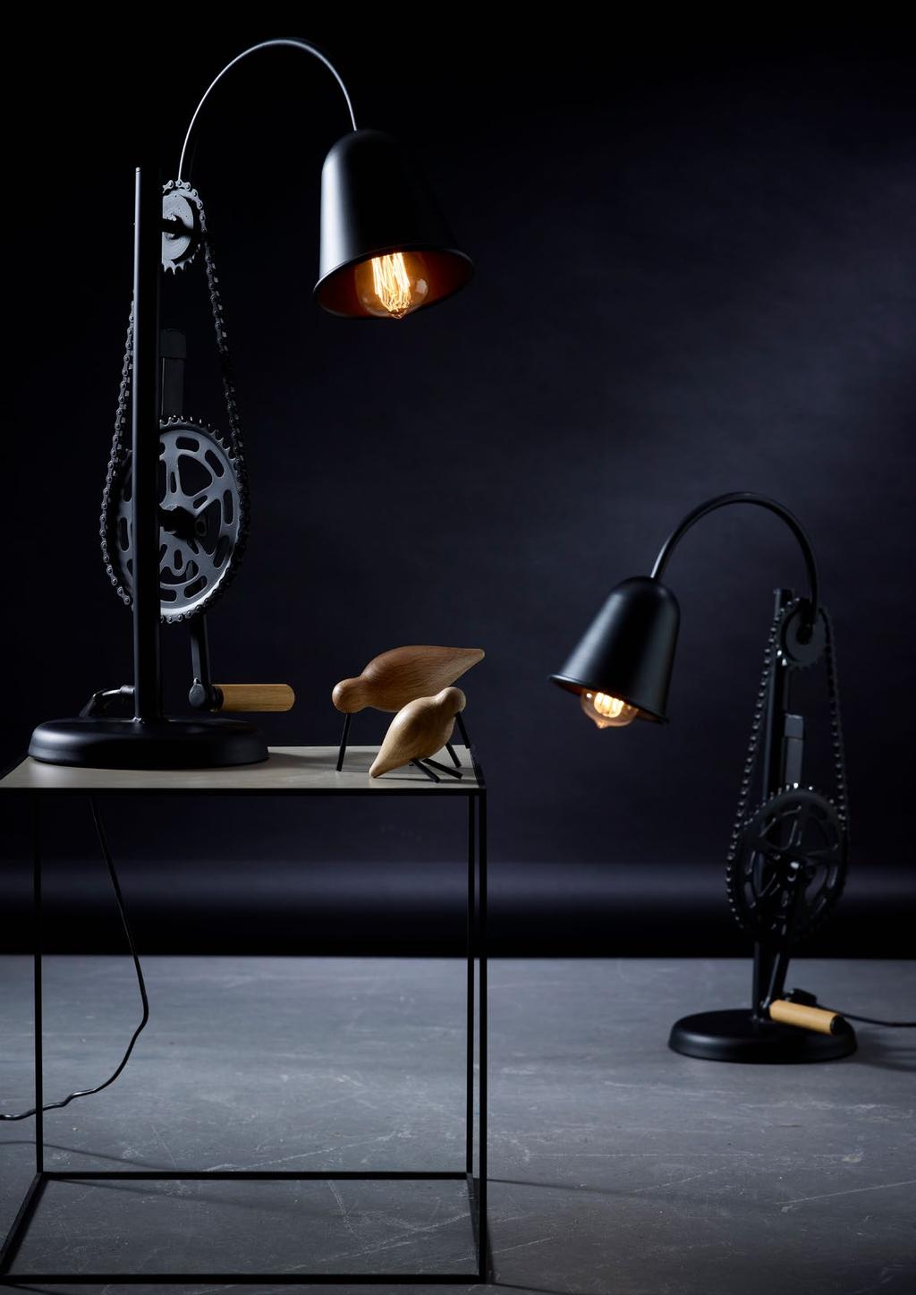 BIKE 15 cm 23 cm 15 cm 23 cm ø14 cm ø14 cm 40 cm 67 cm 40 cm 60 cm 12 cm 2 cm 3 cm 31,5 cm 22 cm 7 cm 35 cm BIKE LAMPA STOJĄCA 2,5 cm MOC: MAX 60W /DREWNO CZARNY