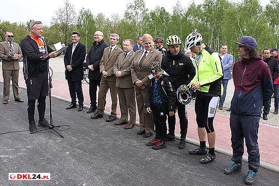 Poruszając się z pętli na pętlę da się dojechać rowerem np. z Barda przez gminy Kłodzko i Bystrzyca Kłodzka aż do Międzylesia czy ze Złotego Stoku przez Lądek-Zdrój do Stronia Śląskiego.