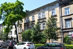 000 zł 3-POKOJOWE 83 m 2 STARE MIASTO ul. Krótka Mieszkanie na pierwszym piętrze stylowej kamienicy.