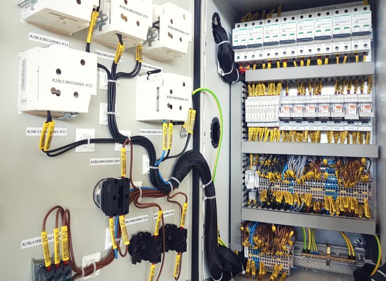 Specjalizujemy się w projektowaniu i produkowaniu rozdzielnic elektrycznych w oparciu o nowoczesne i bezpieczne rozwiązania, zgodne z normą IEC 61439 Rozdzielnice NN Rozdzielnice SN Szafy automatyki:
