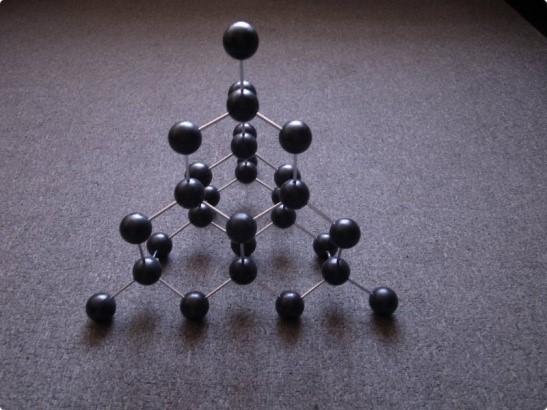 organicznych Kryształy metaliczne siły kulombowskie