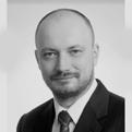 dyscypliny finansów publicznych w Warszawie. Od lutego 2016 r. pełnił obowiązki Dyrektora Izby Skarbowej w Gdańsku, a 1 marca 2017 r. objął stanowisko Dyrektora Izby Administracji Skarbowej w Gdańsku.