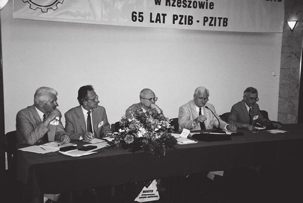 PZITB w Białymstoku (rys. 5), który odbył się 1 2 marca 1996 r. (pod przewodnictwem Janusza Kaweckiego), przyjął nowy statut, w którym zapisano m.in.