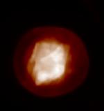 pomiędzy fazami krystalicznymi, a mierzonym sygnałem luminescencji. Pomocnym narzędziem w tym celu okazały się właśnie pomiary przestrzennie-rozdzielczej termoluminescencji [TWARDAK 2014c].