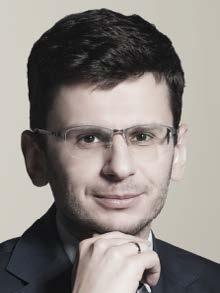 Ukończył Wydział Prawa i Administracji Uniwersytetu Warszawskiego oraz studia podyplomowe - Ekonomia w prawie konkurencji na Uniwersytecie King s College w Londynie.