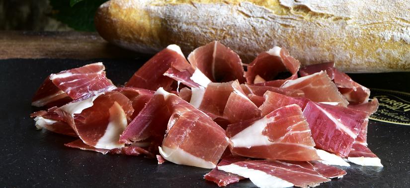 Szynka jamon serrano - z czym to się je? W Hiszpanii szynka Jamon Serrano nie jest używana do gotowania.