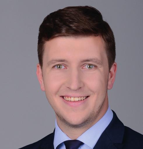 W 2016 roku był Koordynatorem Przeglądu systemu emerytalnego Bezpieczeństwo dzięki odpowiedzialności. Posiada doświadczenie w zarzadzaniu w administracji publicznej.