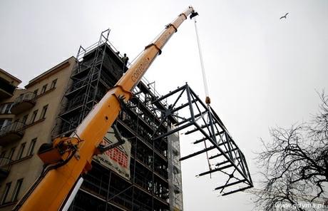 Dzięki budowie Infoboxu i aranżacji terenu wokół, skwer ma szansę stać się miejscem spotkań - swego rodzaju gdyńskim rynkiem. Do tego predestynuje go lokalizacja na przecięciu głównych ulic Gdyni.