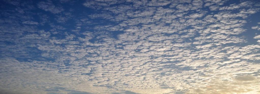 Cirrocumulus Stratiformis (Cc Stra) Cirrocumulus stratiformis właśnie jest zazwyczaj oznaką zbliżającej się złej pogody.