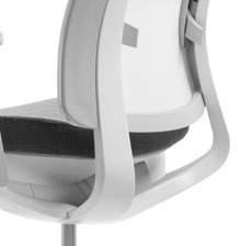 Violle Design: ITO Design Aluminiowa rama oparcia łączy się z podłokietnikami, tworząc harmonijną