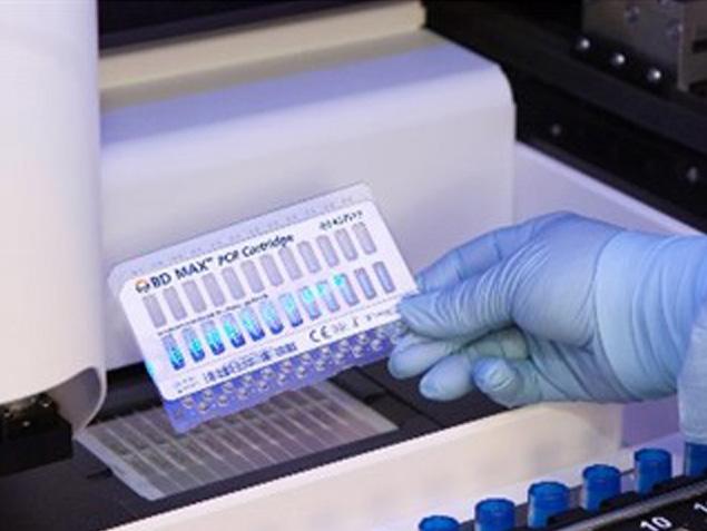 Kaset do PCR BD MAX można używać wielokrotnie, do wykorzystania wszystkich ścieżek.