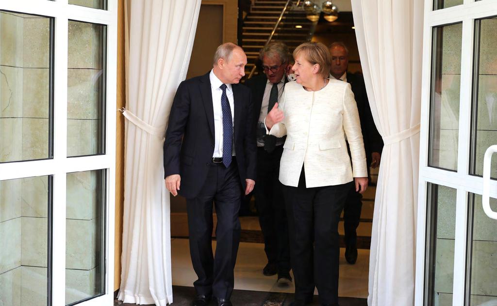 WŁADIMIR PUTIN I ANGELA MERKEL PO ZAKOŃCZENIU WSPÓLNEJ KONFERENCJI PRASOWEJ. 18 MAJA 2018 ŹRÓDŁO: KREMLIN.