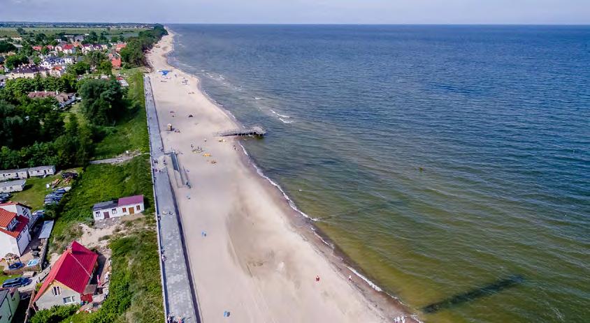 SARBINOWO Komfortowy hotel położony 100 m od morza. Dobra lokalizacja, doskonała infrastruktura i tereny rekreacyjne sprawią, że o każdej porze roku Goście nie będą narzekać na nudę.