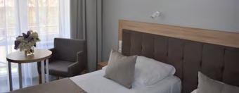 W HOTELU: * dopłata do pokoju 1-osobowego lub 3-osobowego dla 2 osób od 210 zł / 7 dni / pokój. MOŻLIWE TURNUSY Z TRANSPORTEM sprawdź str.