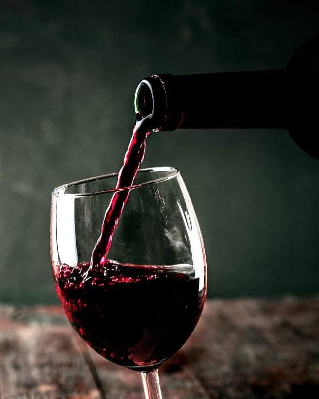 DODATKOWE OFERTY WINA CZERWONE CENA POJEMNOŚĆ Contenda Cabernet Sauvignon Spain (półwytrawne) 45 PLN 0,75l Palacio de Anglona Tempranillo (półsłodkie) 49 PLN 0,75l Canepa Classico Merlot Chile