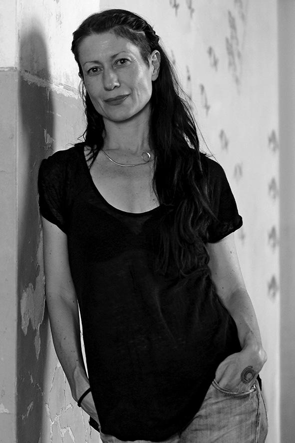 356 Biogramy autorów dramatów Ivana Sajko (ur. 1975, Zagrzeb) dramatopisarka, pisarka, reżyserka i performerka.