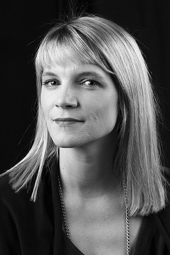 362 Biogramy autorów dramatów Anica Tomić (ur. 1980, Zagrzeb) reżyserka, która wszystkie swoje projekty realizuje wspólnie z dramaturżką Jeleną Solarić (Kovačić).