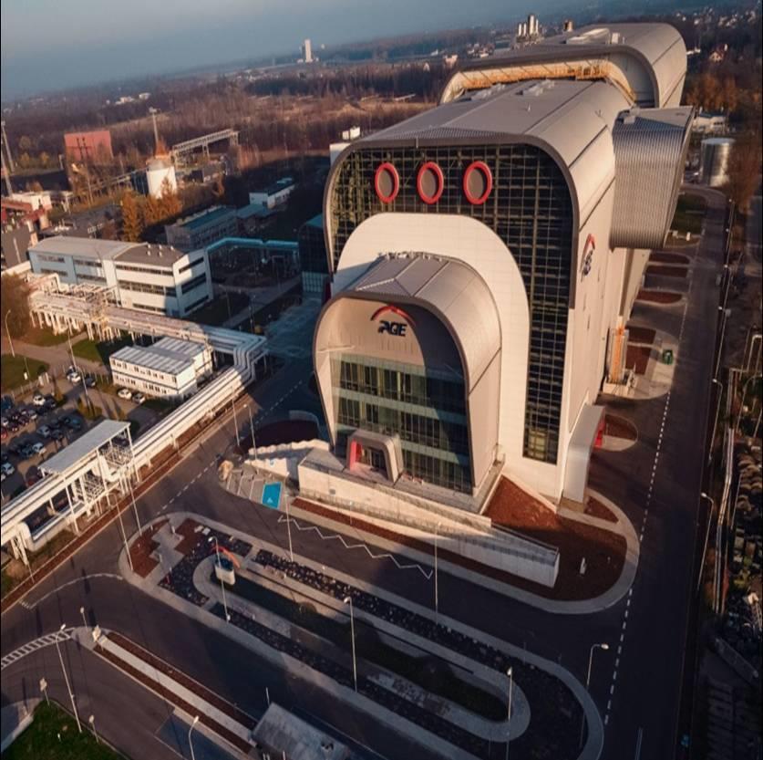 Rys. 11. Spalarnia odpadów komunalnych w Rzeszowie Na dobrej drodze znajduje się jeszcze budowa dwóch kolejnych instalacji termicznego przekształcania odpadów - w Gdańsku i w Olsztynie.