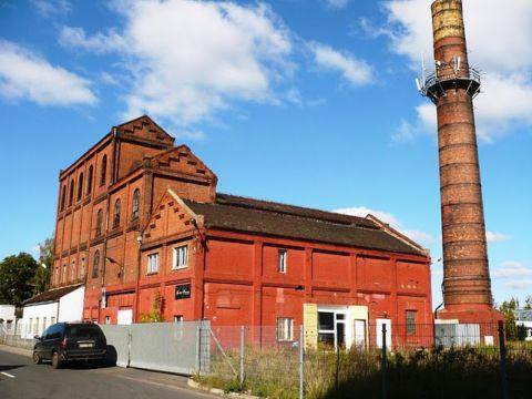 Pierwsza w świecie profesjonalna, przemysłowa spalarnia odpadów (nazwana Destructor - patent GB 3 125) została wybudowana w Anglii w miejscowości Nottingham w 1874 r., czyli 145 lat temu.