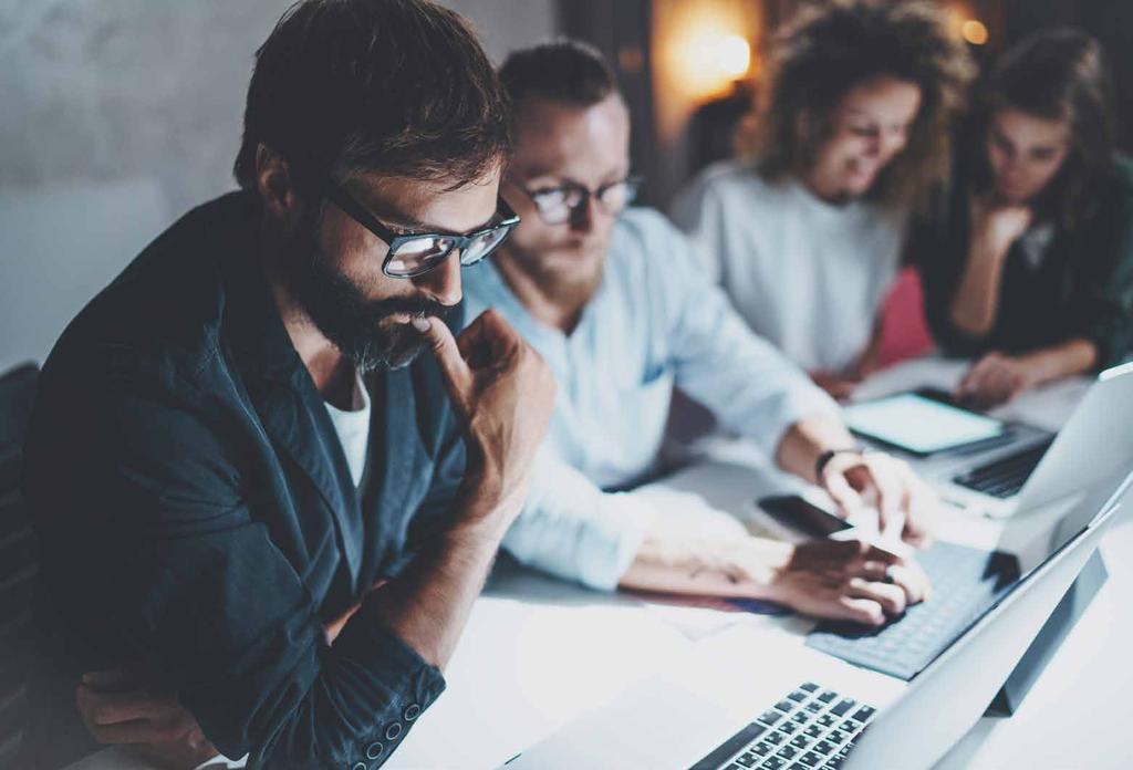 PL POLSKA PRODUKCJA POLSKA TECHNOLOGIA Odpowiadamy za najwyższą jakość oświetlenia Warto wybierać produkty dostarczane przez renomowanych producentów, posiadających zarówno