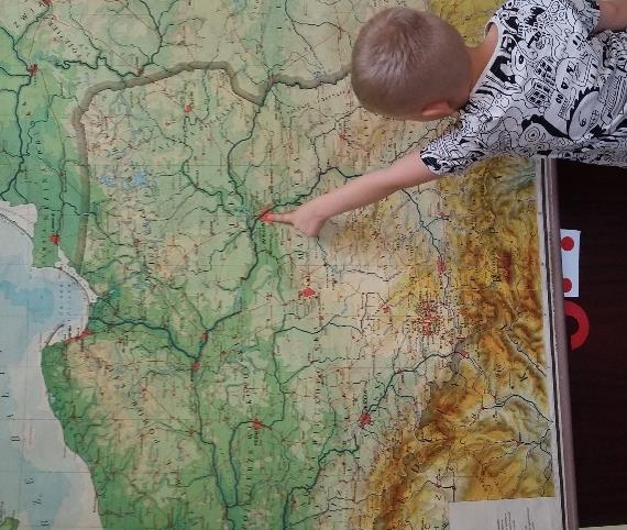 Biedronki projektują warszawski strój ludowy Grupa Biedronki w ramach Innowacji Obraz stolicy