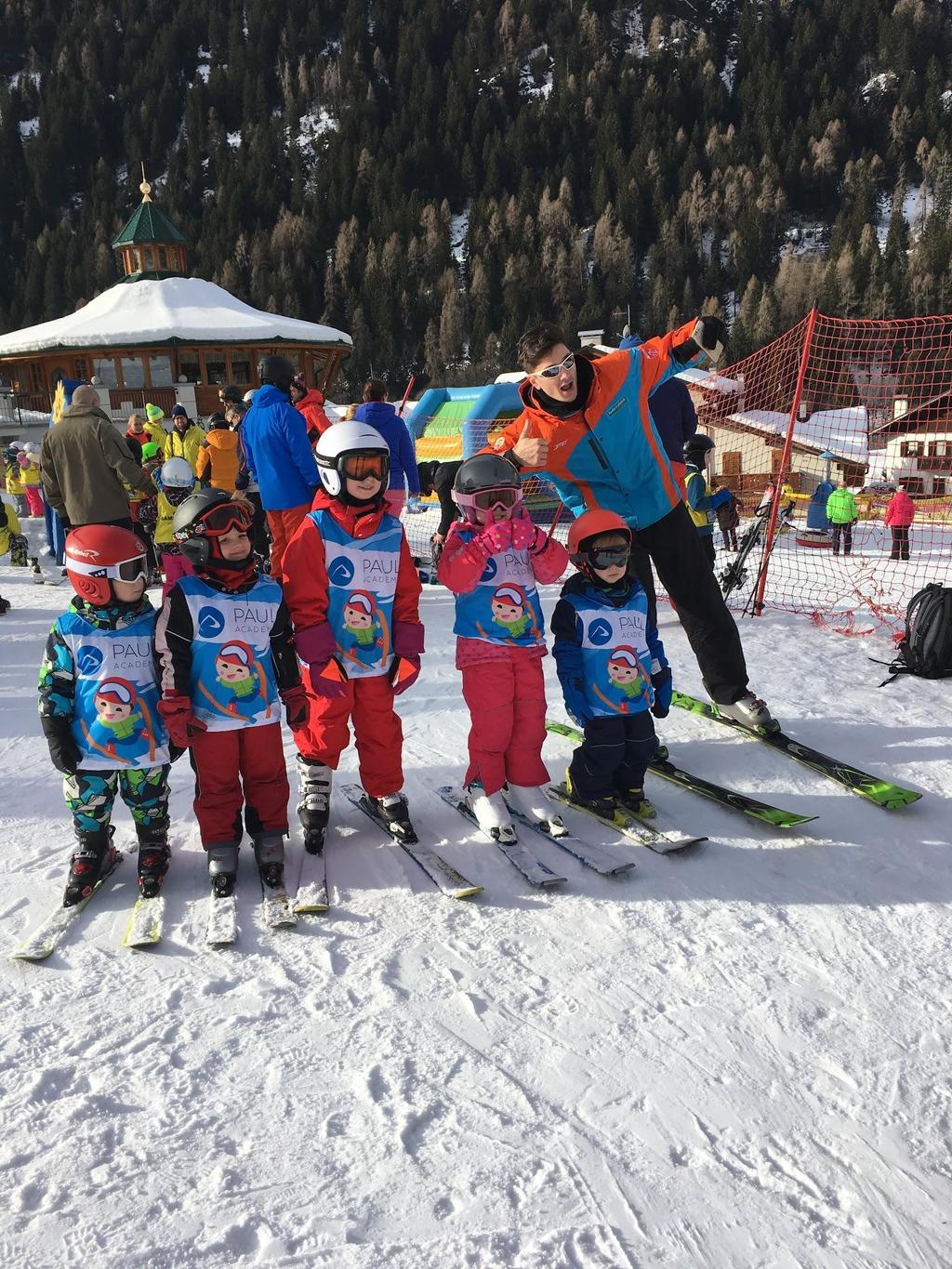 Szkolenie narciarskie dla dzieci 700 PLN Szkolenie dzieci (5-12 lat): 5 x 5h (w tym czas na lunch na stoku) + 3h (zawody ostatniego dnia).