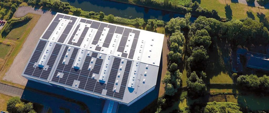 W czasie przestojów energia słoneczna trafia do sieci naszych dostawców. Drugi system fotowoltaiczny (749 kwp) obejmował około 2500 wysokowydajnych modułów solarnych Q.PEAK-G4.1 Q CELLS.