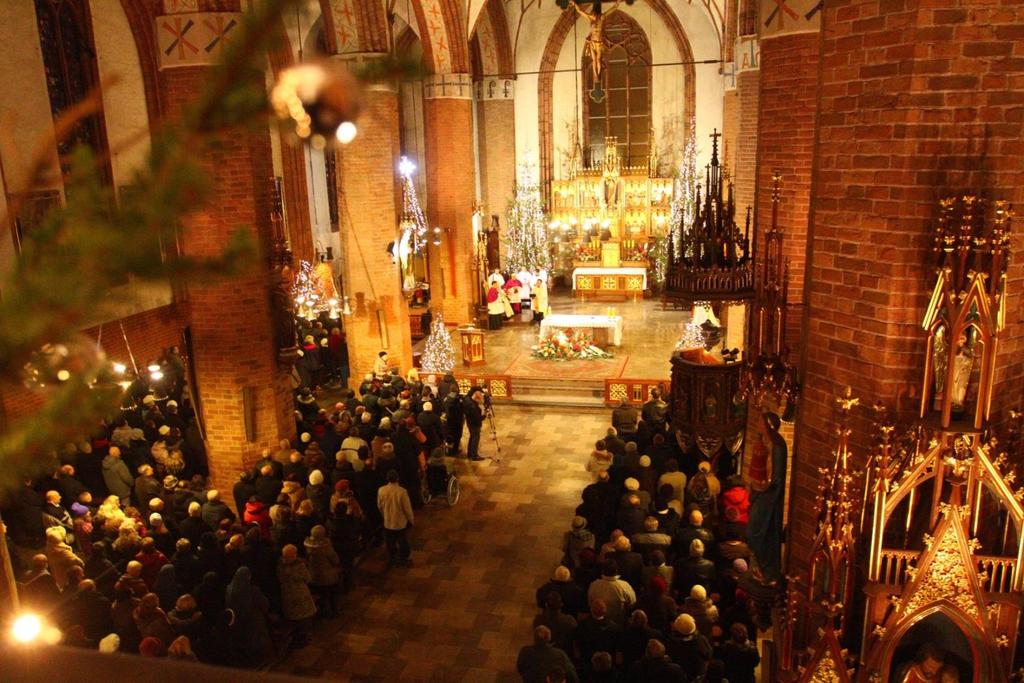Zakończeniem Wigilii jest udział w mszy zwanej Pasterką, która odprawiana jest zazwyczaj o północy i rozpoczyna święto Bożego