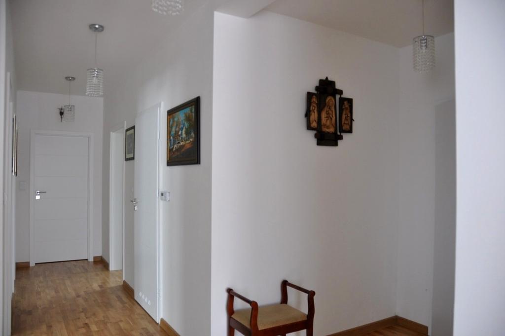 tel. 794 522095, biuro@nice-house-nieruchomosci.