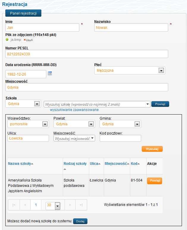 Rejestracja cz.1 Na formularzu rejestracyjnym pola wymagane oznaczone są czerwoną gwiazdką. Po wpisania numeru PESEL data urodzenia oraz płeć podstawiają się automatycznie.