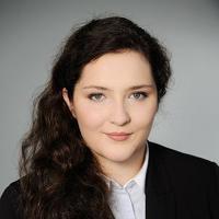 Własności Intelektualnej na Uniwersytecie Jagiellońskim w Krakowie. Doświadczenie zawodowe zdobywała m.in.