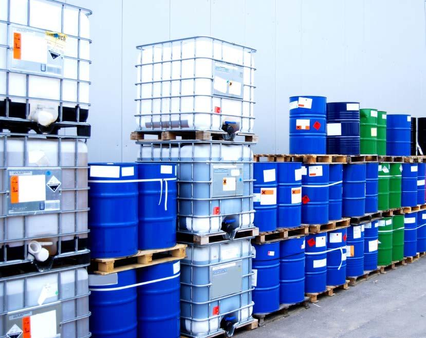 Oleje i chemia przemysłowa Etykiety do wykonywania w miarę potrzeb są głównie używane do dużych przemysłowych pojemników na chemikalia, a nie do detalicznych puszek z olejem.
