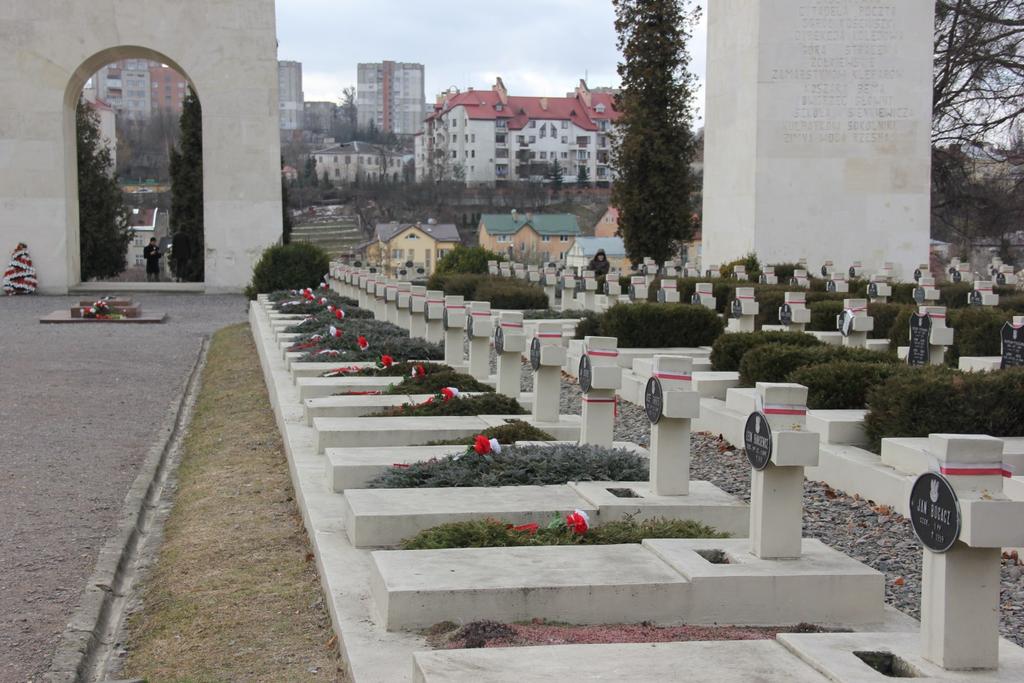 W tegorocznej pielgrzymce do miejsca martyrologii narodu Polskiego wzięła udział pięćdziesięcioosobowa grupa, w skład której weszli m.in.