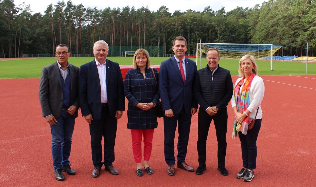 Hiszpanie zainteresowani nowym stadionem w Lidzbarku W ramach współpracy z Lokalną Grupą Działania Gminę Lidzbark odwiedziła wczoraj sześcioosobowa delegacja z Mancomunidad de Desarrollo Condado de