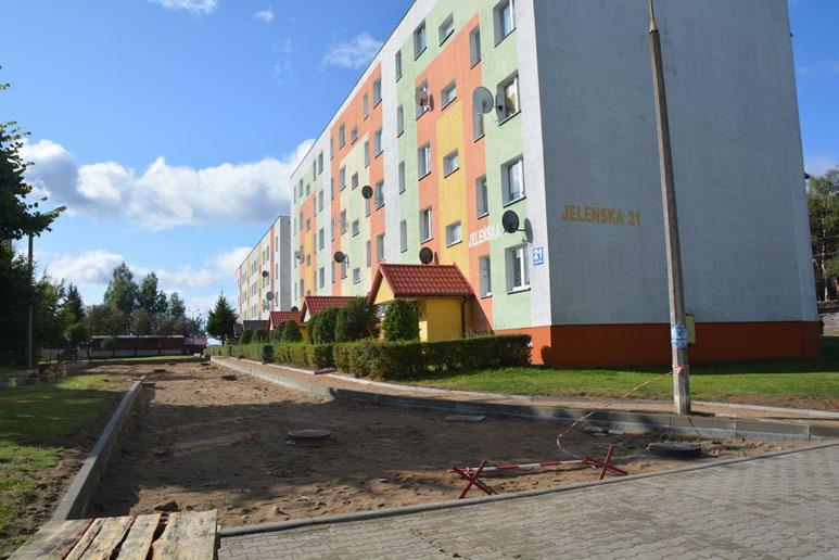 Inwestycji ciąg dalszy Chociaż za oknami już jesiennie, prace inwestycyjne na terenie gminy nie zwalniają tempa.
