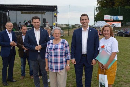 Świadczenia weekendowej i świątecznej pomocy medycznej świadczone są od piątku od godziny 22:00 do niedzieli do godziny 16:00.