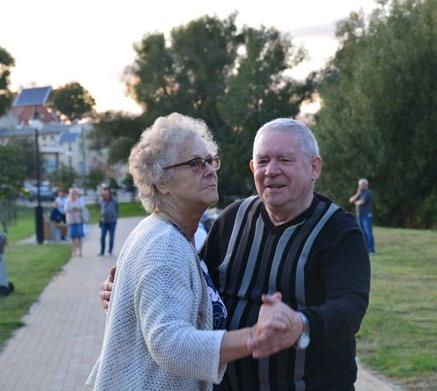 Biesiadę poprowadziła członkini Rady Osiedla nr 1 pani Izabela Świniarska-Ławicka, a