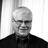 prof. dr hab. Juliusz Gardawski absolwent SGH (wówczas SGPiS) i emeryt zatrudniony w SGH, w której pracuje od 1972 r. Do przejścia na emeryturę (2018 r.