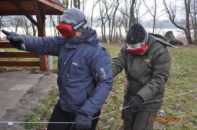 pomiędzy punktami stabilizowania poręczówka powinna być naciągnięta napinanie linki