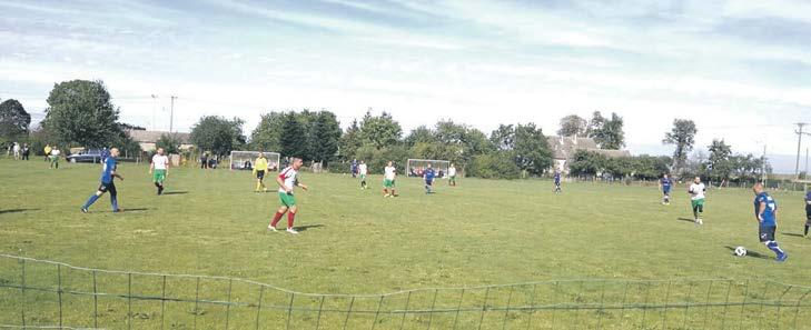 Przedstawiono również historię powstania LUDOWEGO ZE- SPOŁU SPORTOWEGO W KOŚCIERNICY i dalsze jego losy w kolejnych latach działalności. MECZ RADEW BIAŁOGÓRZYNO- -GROT GORAWINO 2-1 W sobotę 6 lipca b.