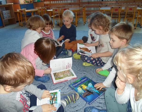 List do rodziców Drodzy Rodzice, od września Wasze dzieci będą naszymi najmłodszymi przedszkolakami początek roku szkolnego to bardzo trudny okres dla wielu osób: dla dzieci, rodziców, a także dla