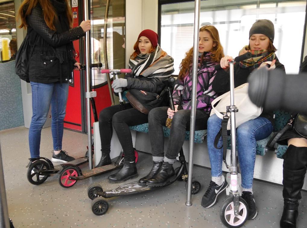 Hulajnoga + transport publiczny = Hybrydowa Mobilność