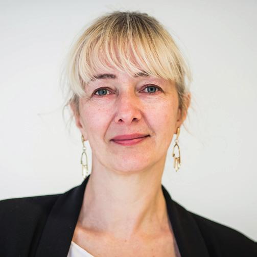 5. Kto za tym stoi? Małgorzata Hubicka Jestem z wykształcenia muzykiem, ukończyłam studia magisterskie na Akademii Muzycznej im. Karola Szymanowskiego w Katowicach.