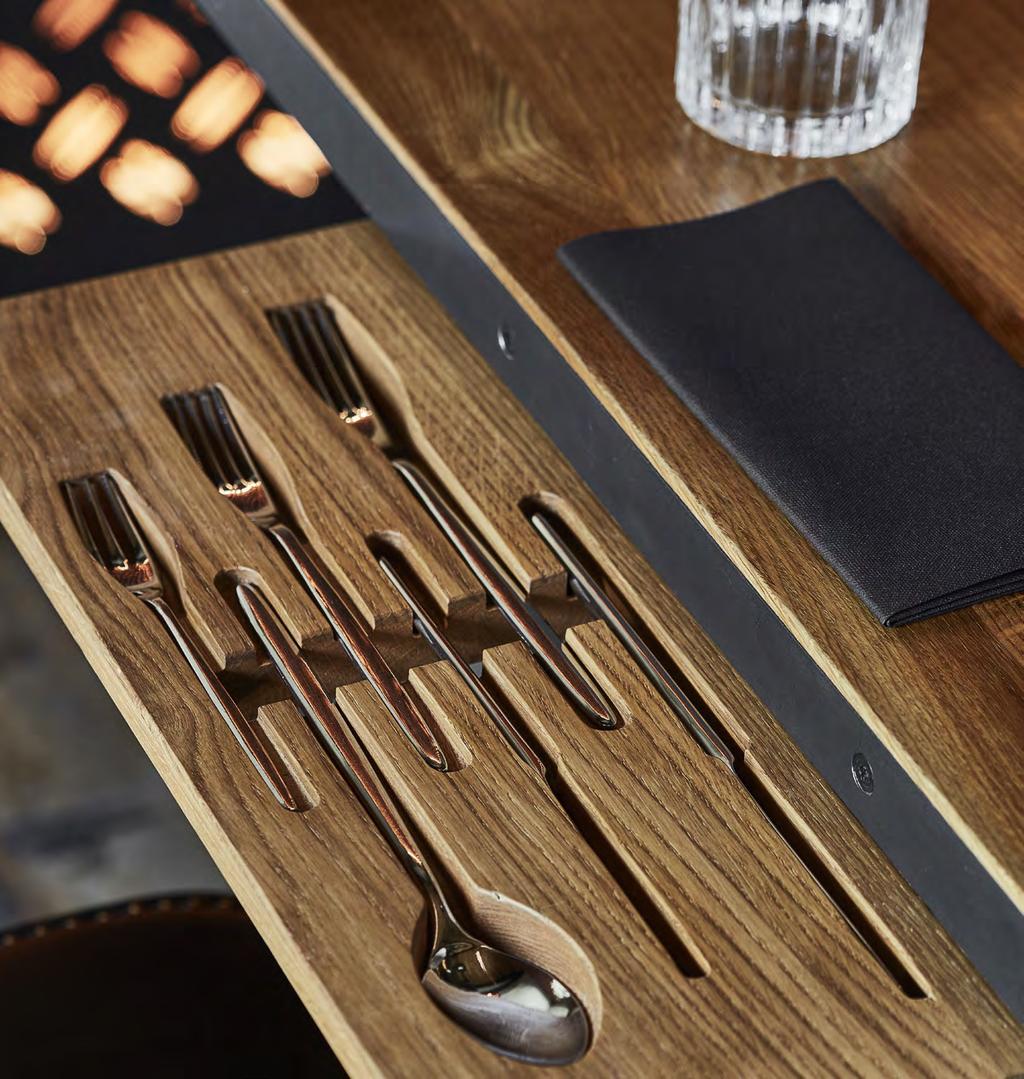 Restauracja ZONI w zabytkowym, zrewitalizowanym Centrum Praskim Koneser, serwuje swoim Gościom menu oparte na produktach z całego świata.